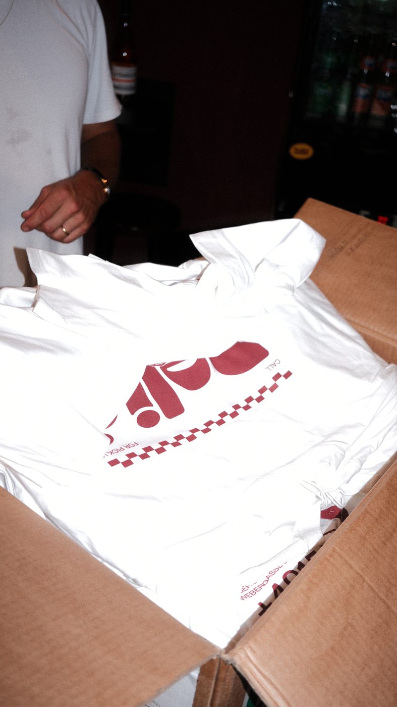 Open box with the DELIS print on top